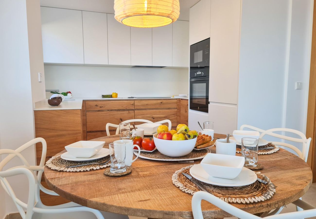 Cocina de madera estilo mediterraneo.