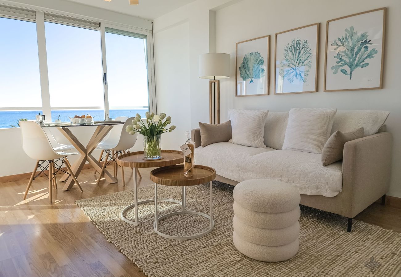 Apartamento de estilo mediterráneo, luminoso y con vistas al mar.