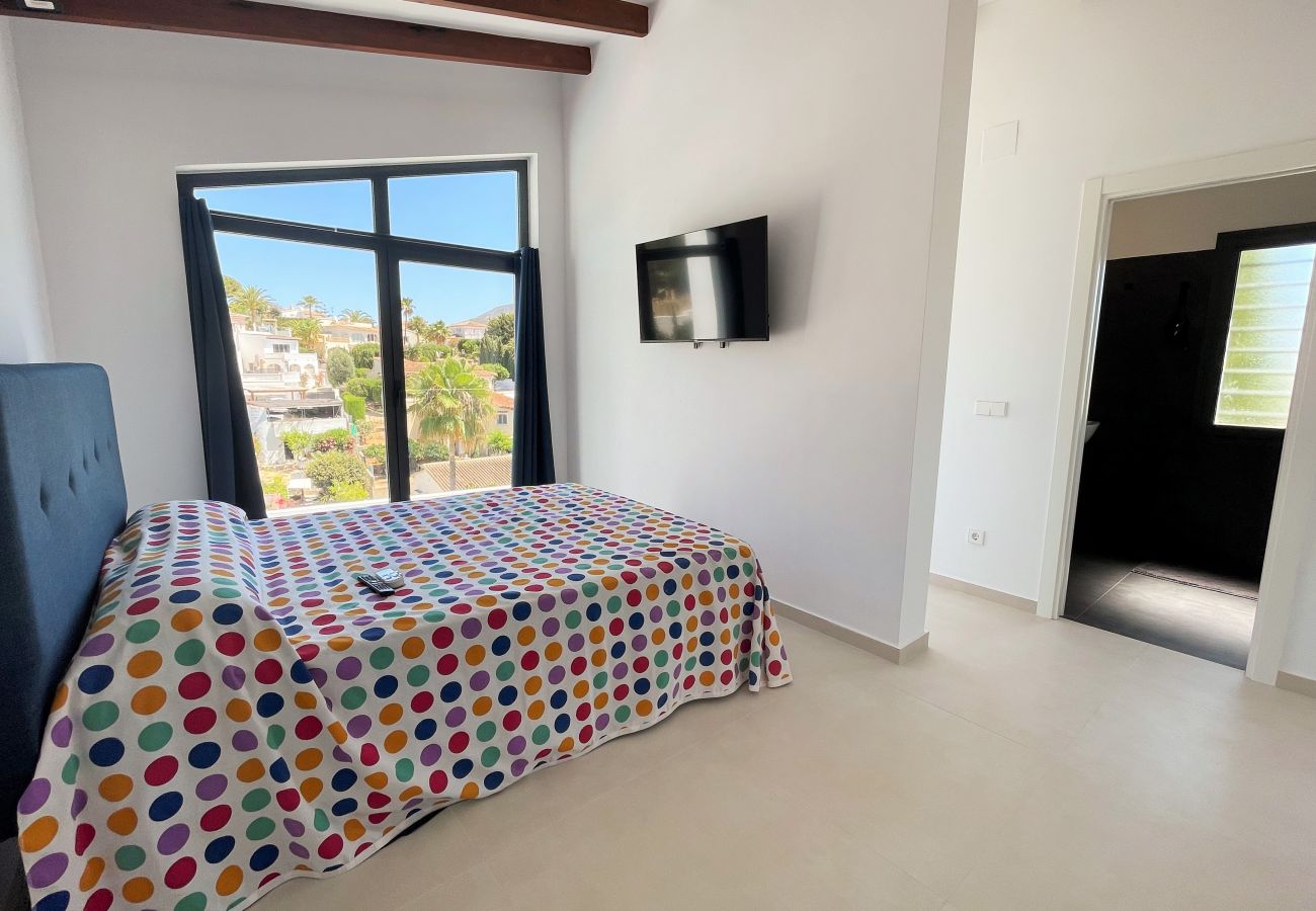 Villa in Moraira - AV-7158