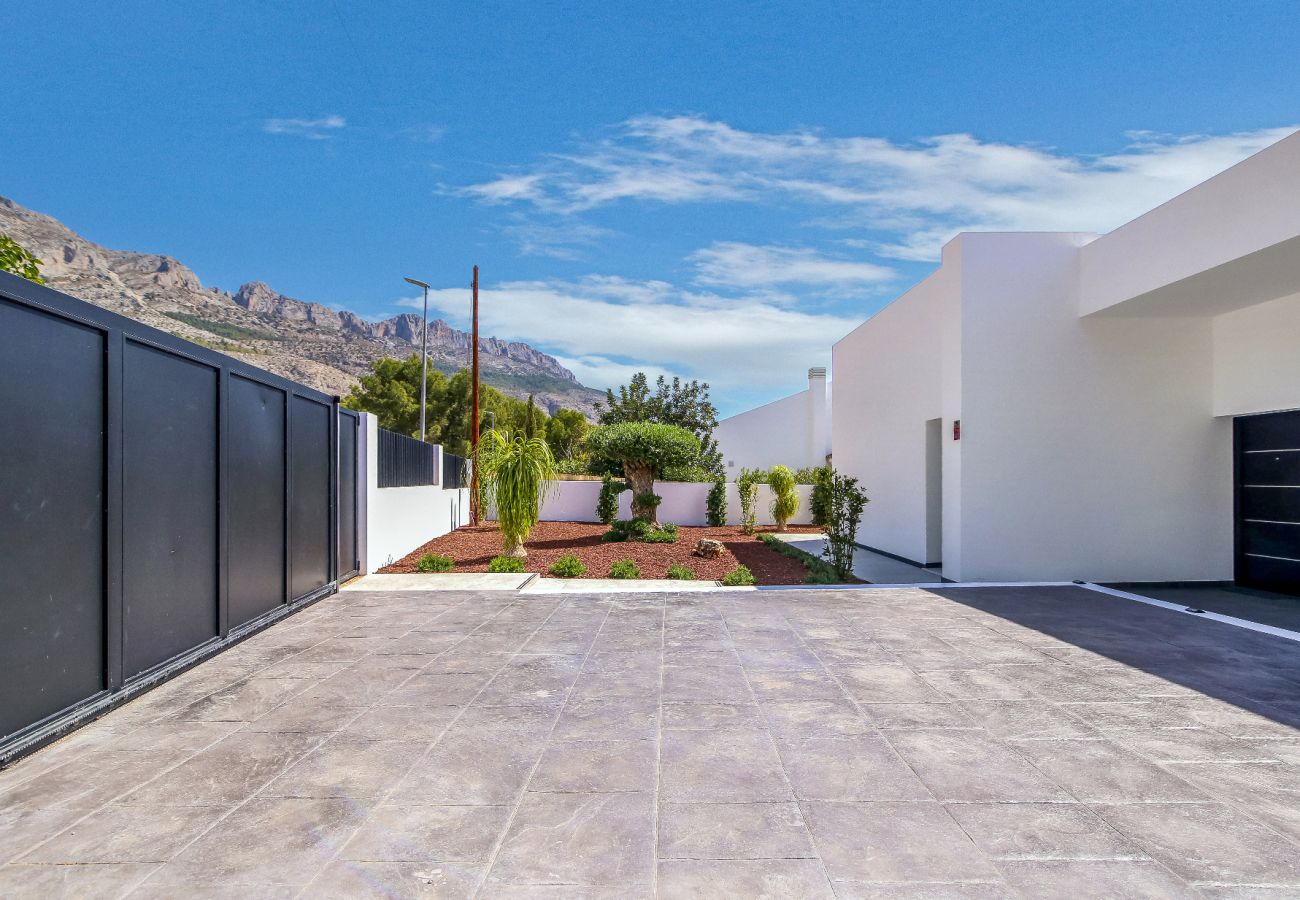 Villa in Altea la Vella - AV-1795