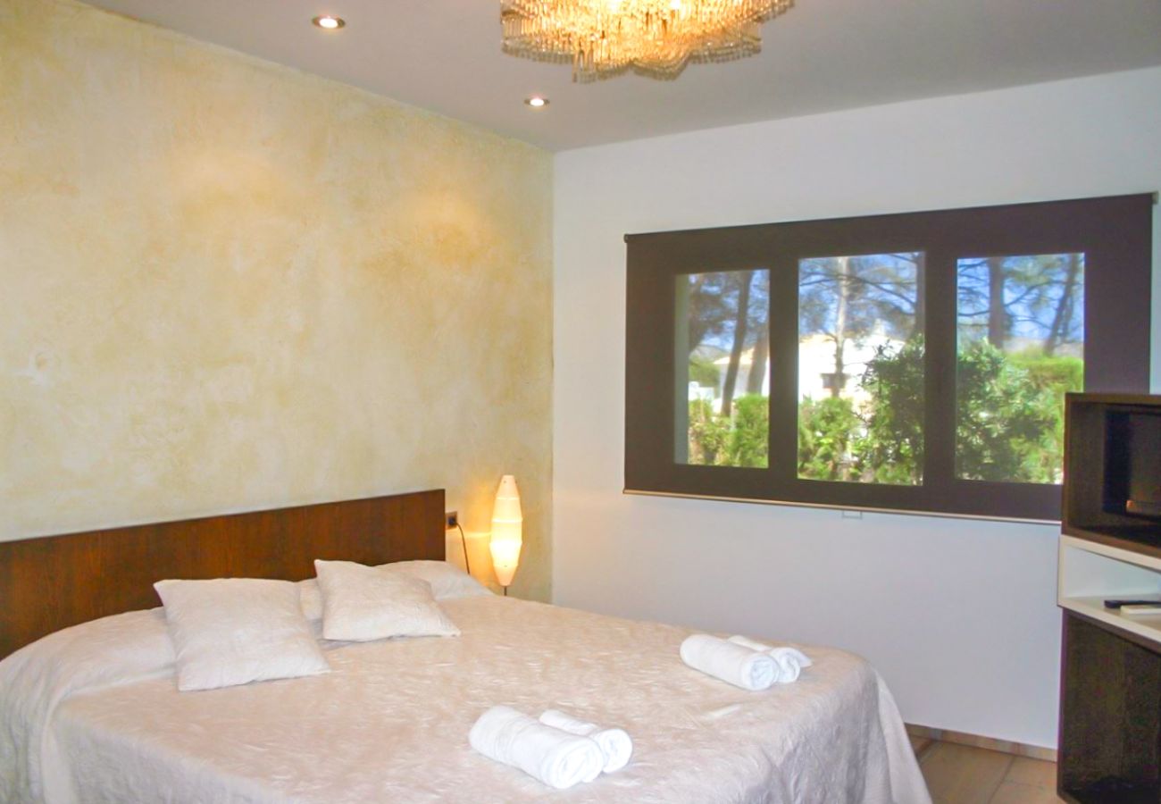 Villa in Moraira - AV-1234