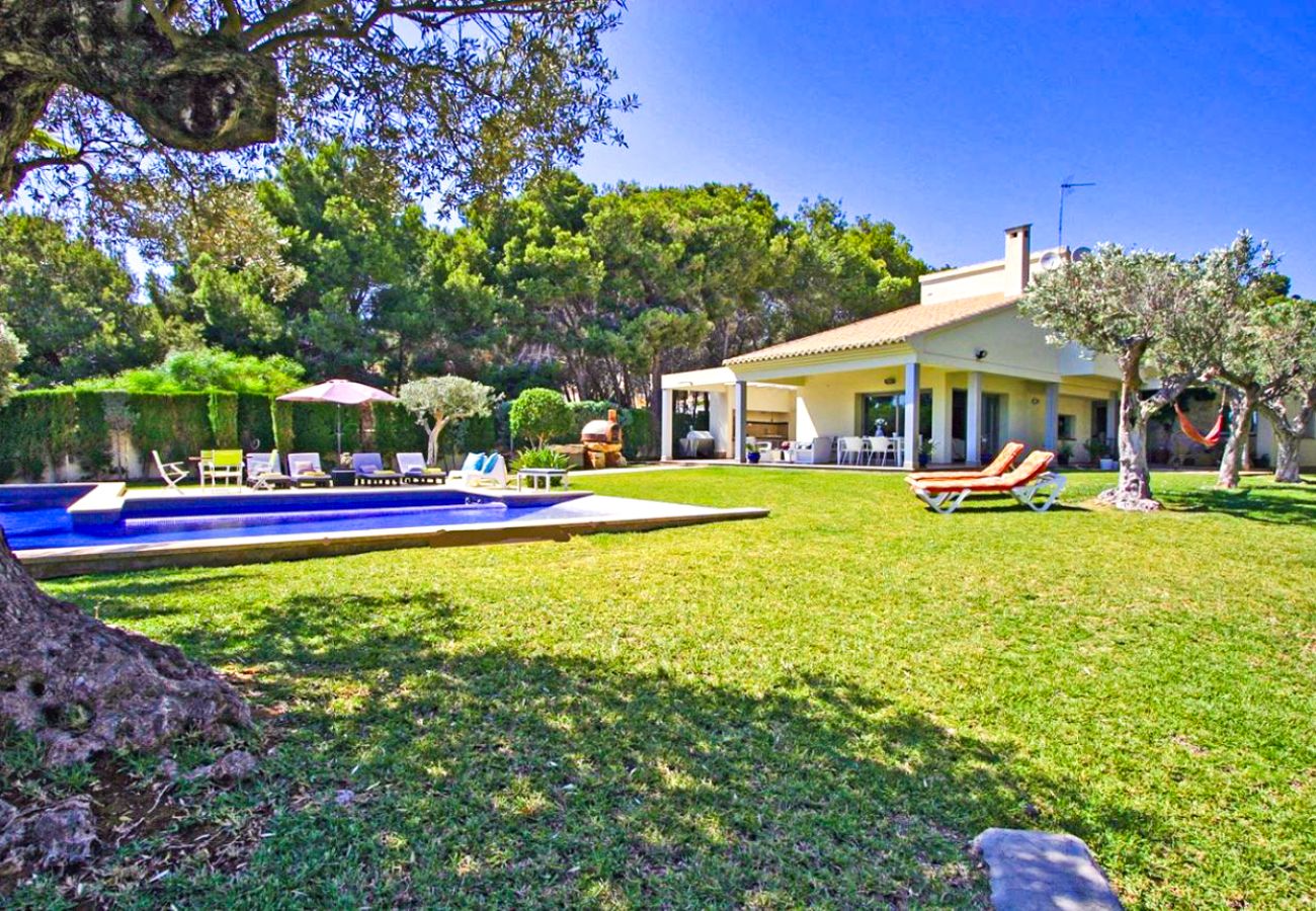 Villa in Moraira - AV-1234