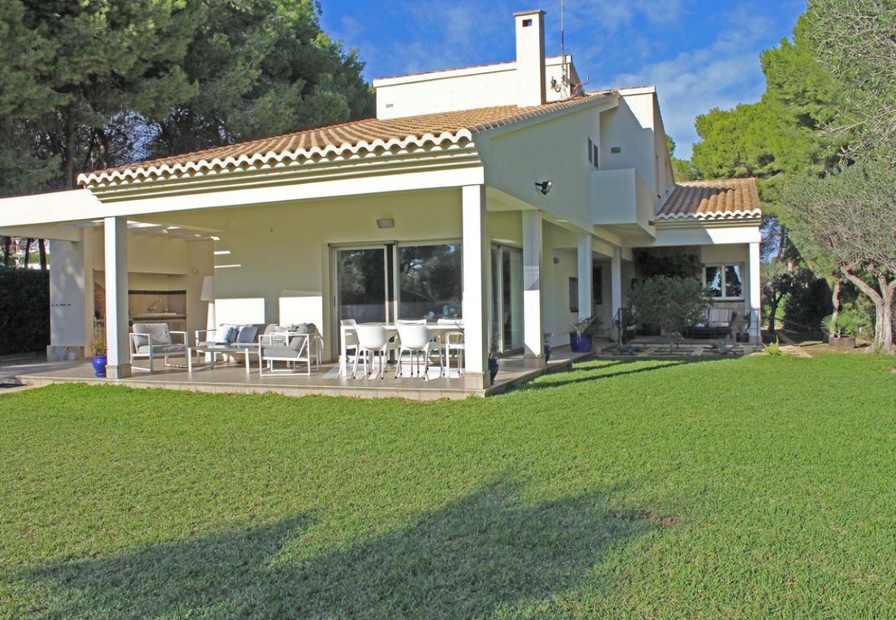 Villa in Moraira - AV-1234