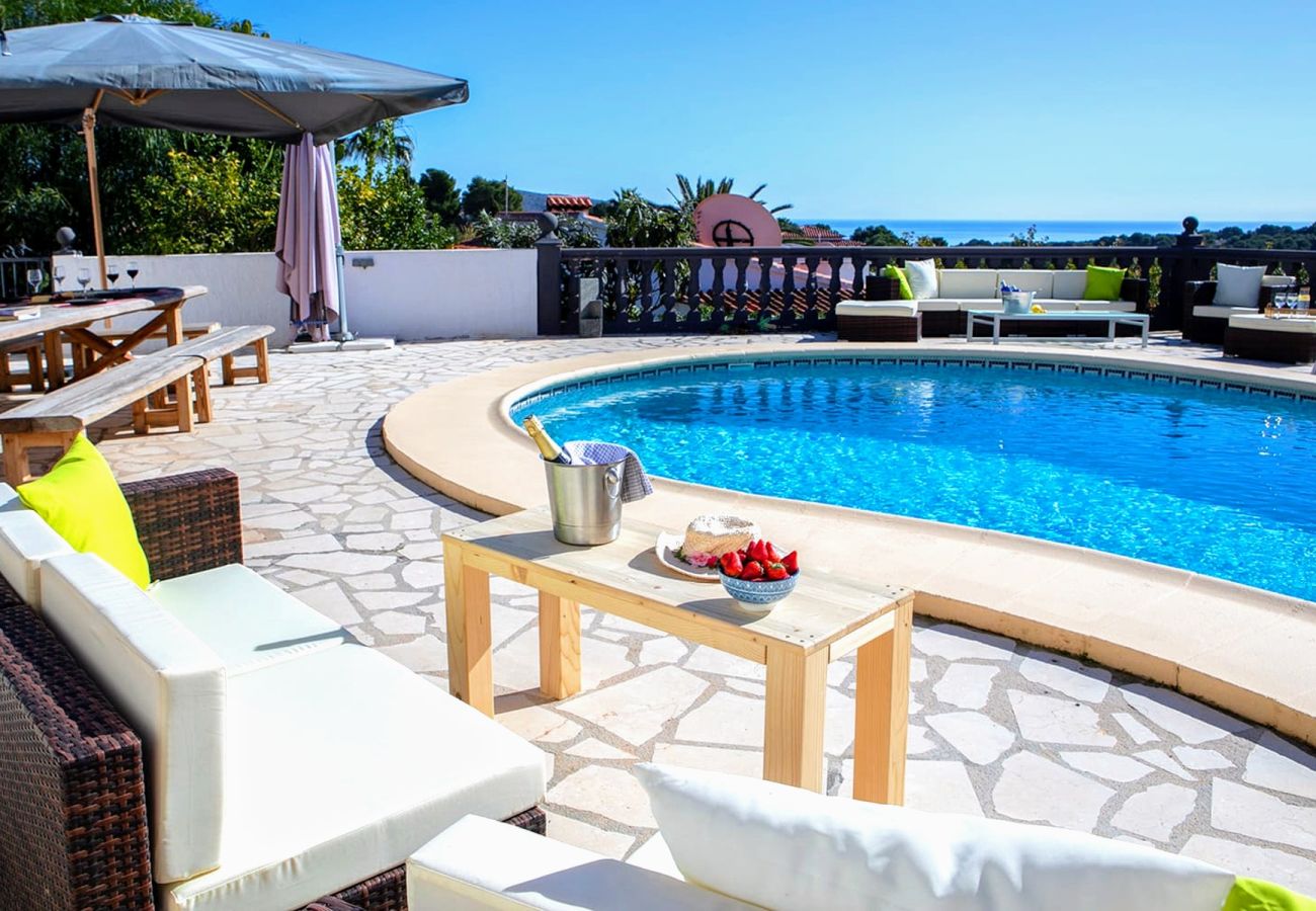 Villa in Moraira - AV-5176