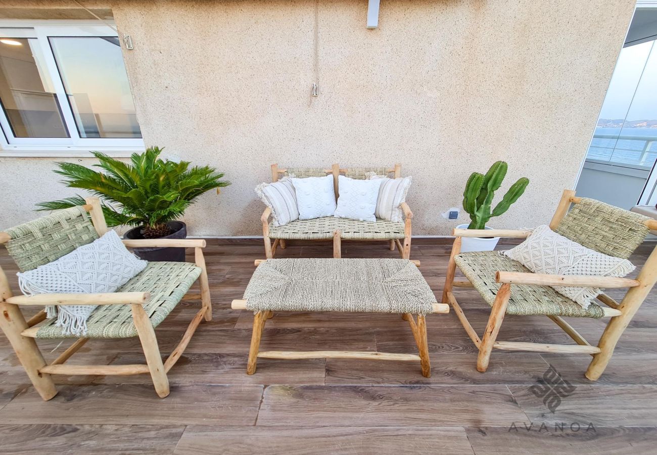 Wunderschöne Terrasse mit Meerblick.