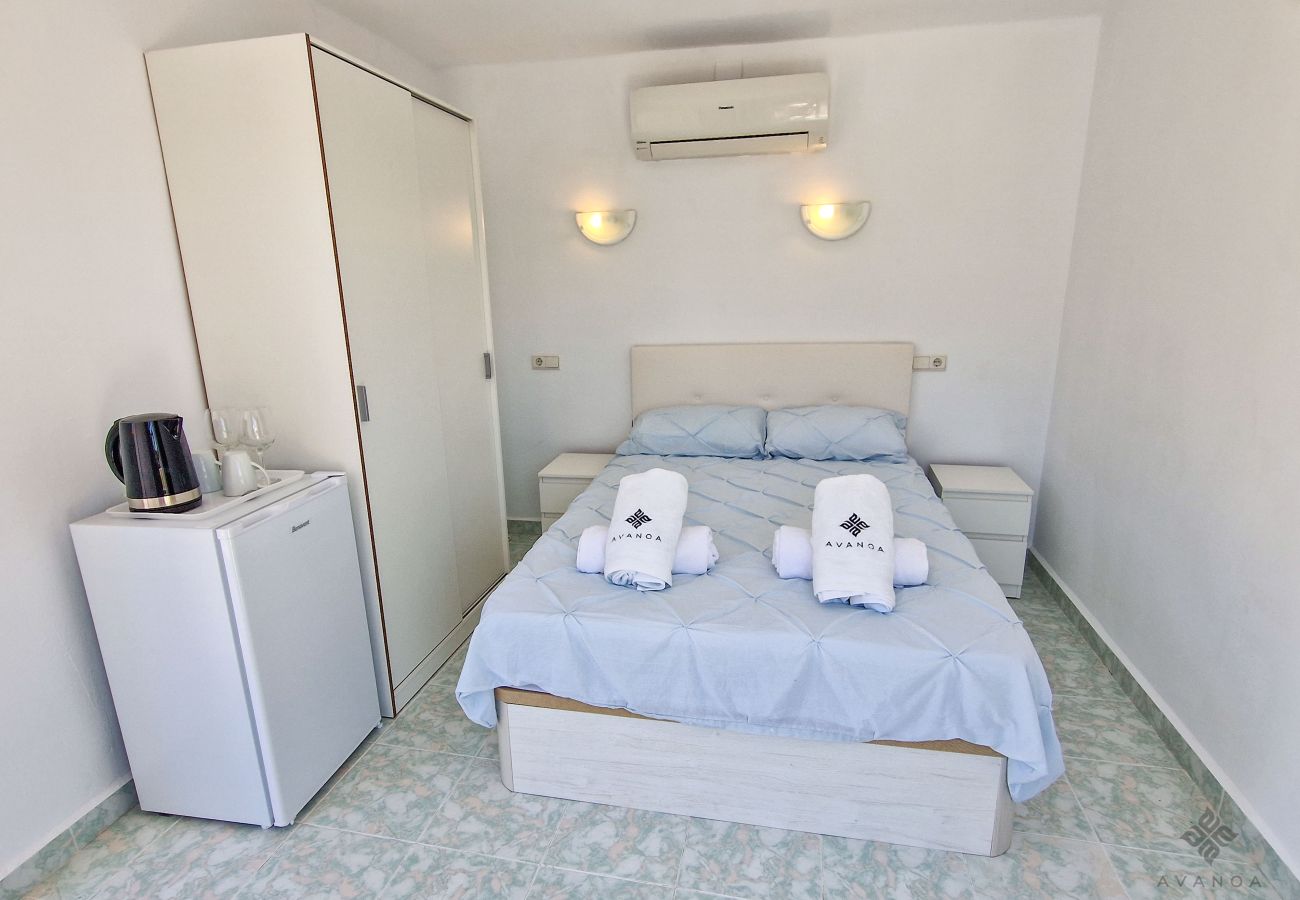 Schlafzimmer mit eigenem Bad mit externem und unabhängigem Zugang.