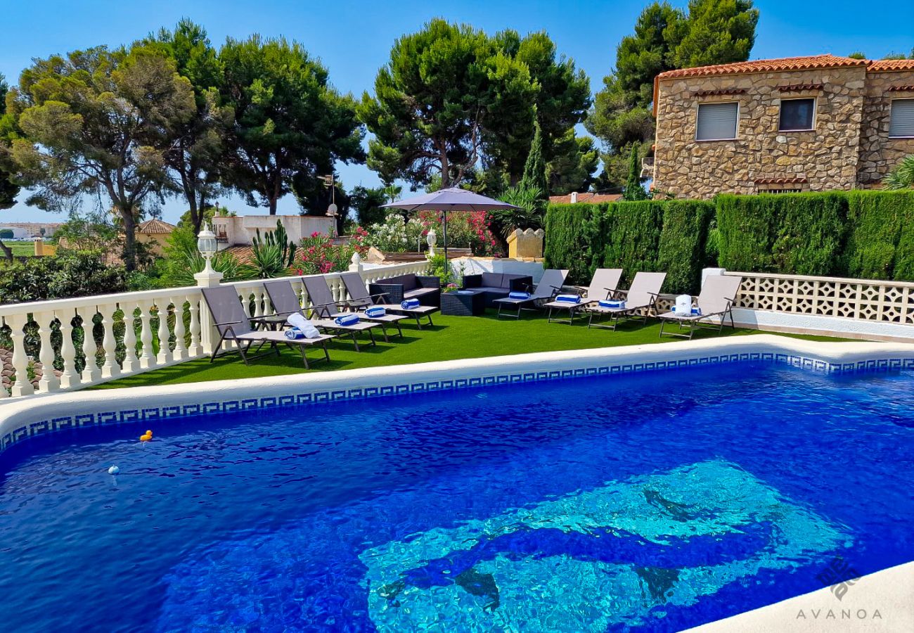 Villa zur Ferienvermietung in Moraira mit privatem Pool und in der Nähe des Stadtzentrums