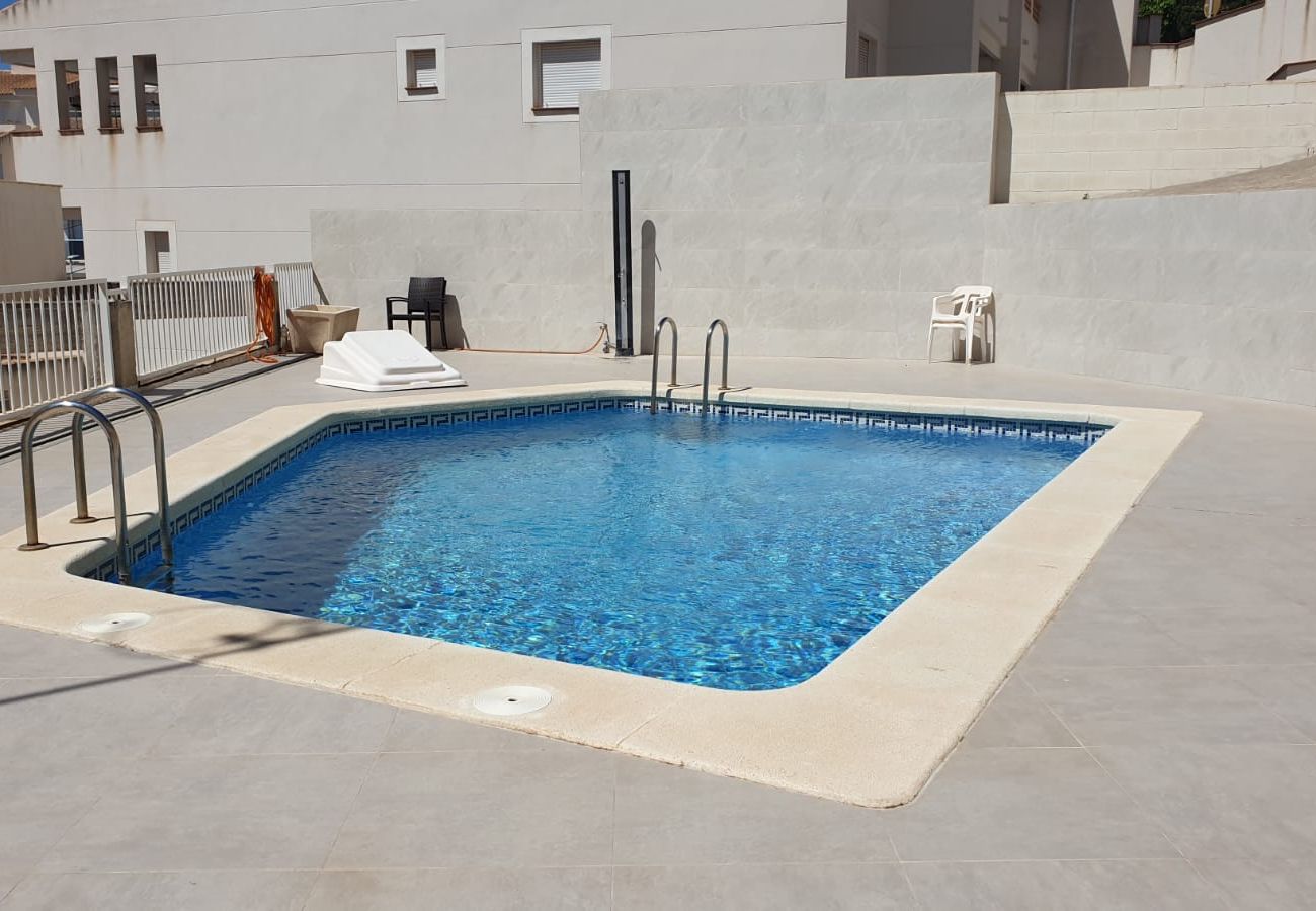 Duplex-Penthouse im Zentrum von Altea mit teilweisem Meerblick und gemeinschaftlichem Schwimmbad.