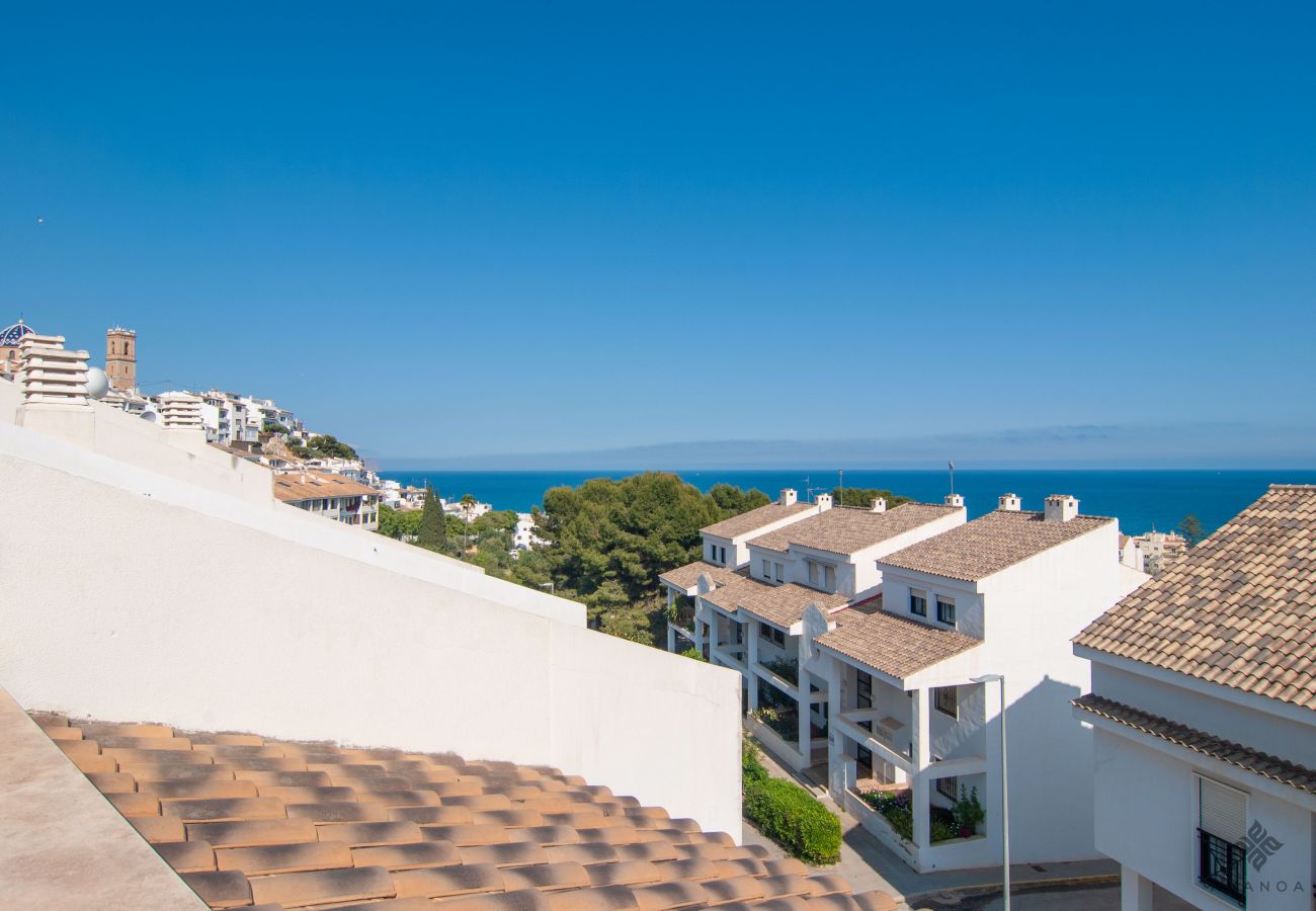 Duplex-Penthouse im Zentrum von Altea mit teilweise Meerblick von den Terrassen.