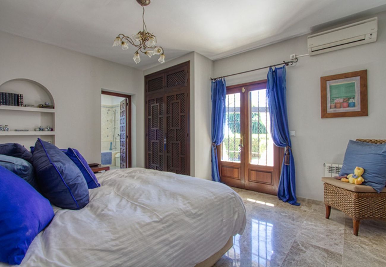 Villa/Dettached house in Benissa - AV-3195