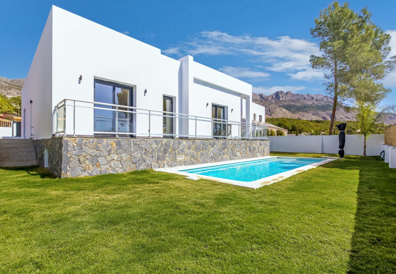 Villa/Dettached house in Altea la Vella - AV-1795