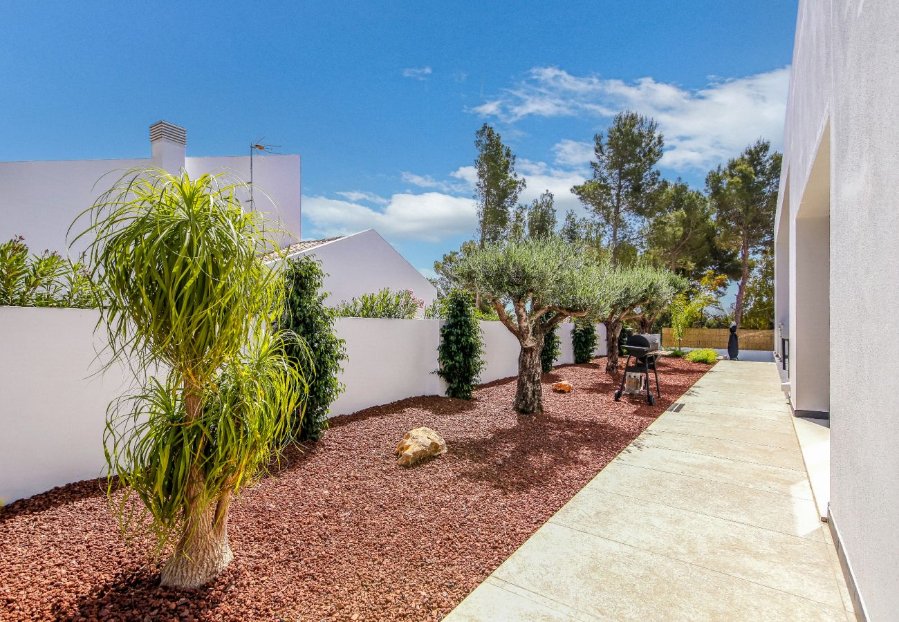 Villa/Dettached house in Altea la Vella - AV-1795