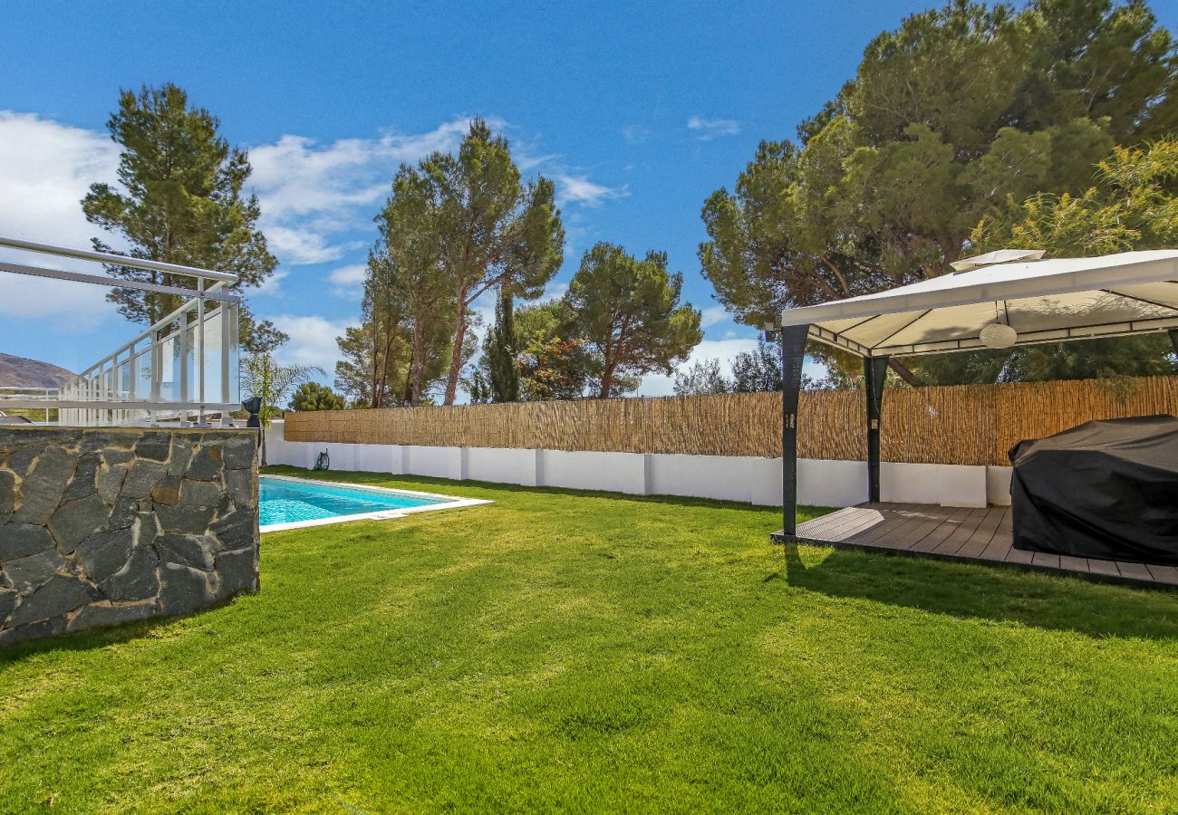 Villa/Dettached house in Altea la Vella - AV-1795