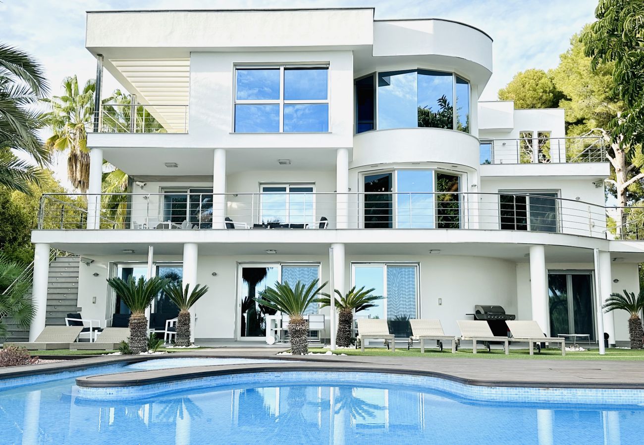 villa de luxe pour 8 personnes avec piscine privée