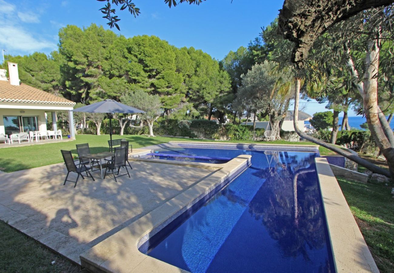 villa à Moraira - AV-1234